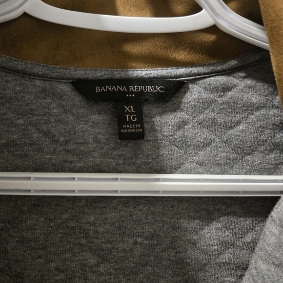 Banana Republic pull over - Picture 2 of 3